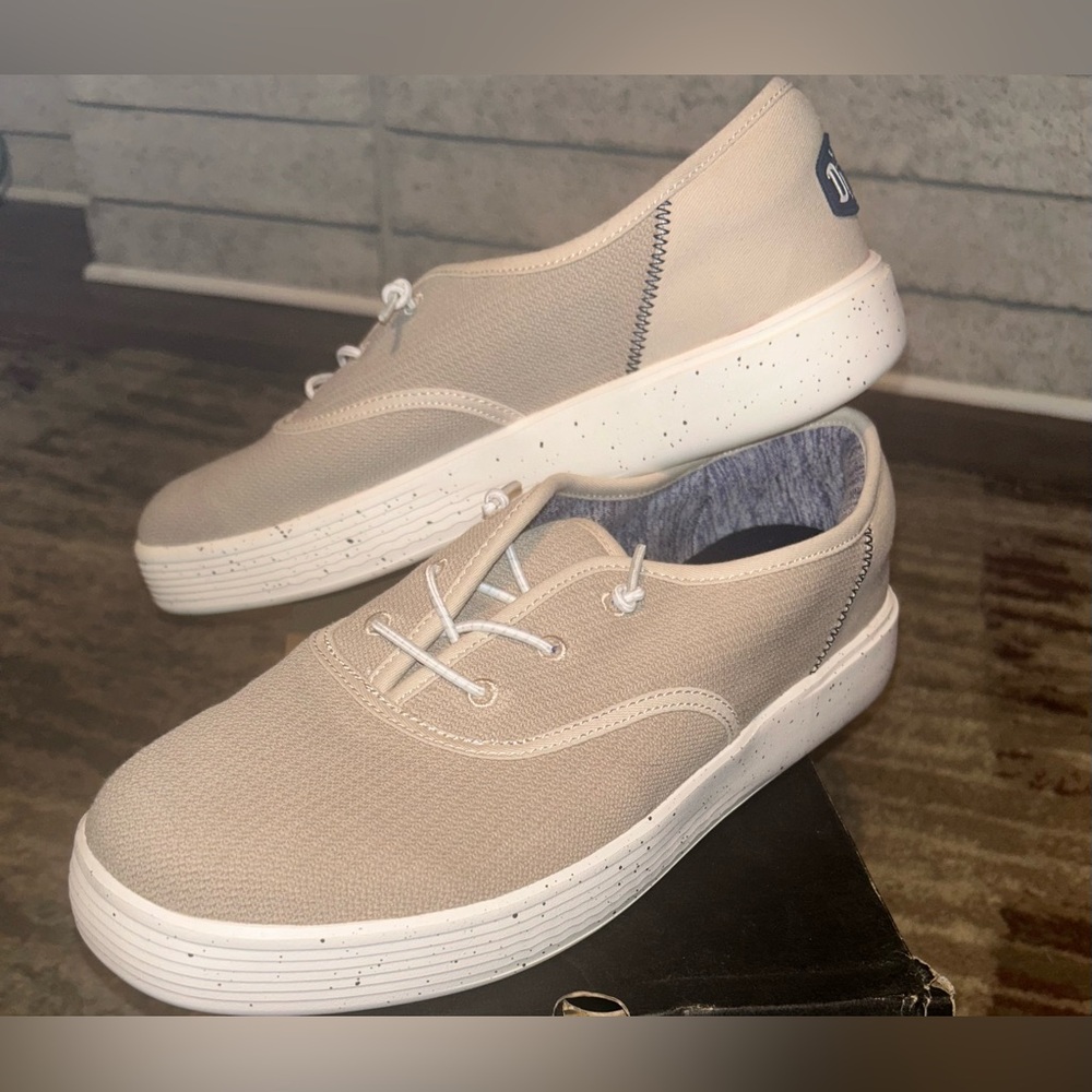 Men's HEYDUDE Tan Memory Foam Loafers☁️